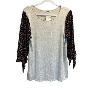 Eesome jersey knit floral sleeve tie detail medium NeW shirt boutique